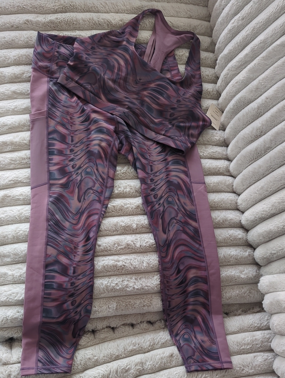 Fabletics Chrome Wave  Plum Cactus Leggings & Bra XL